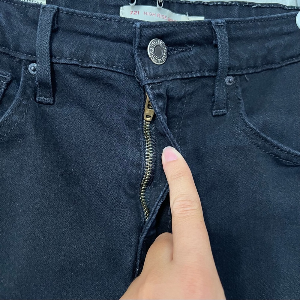 Levi’s 721 High Rise Skinny Black Jeans—26 - Picture 7 of 16